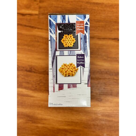 NWT! Frozen Mini Snowflake Waffle Maker - Picture 2 of 3